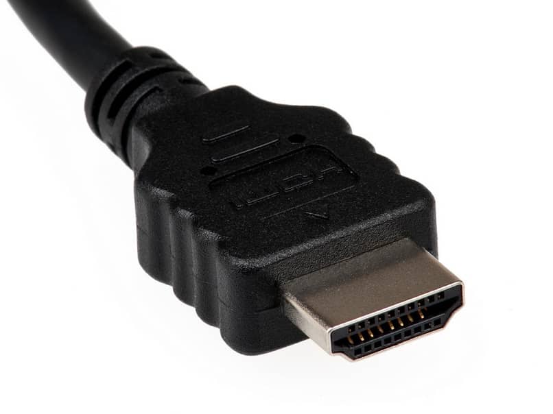 Fondo blanco del cable HDMI