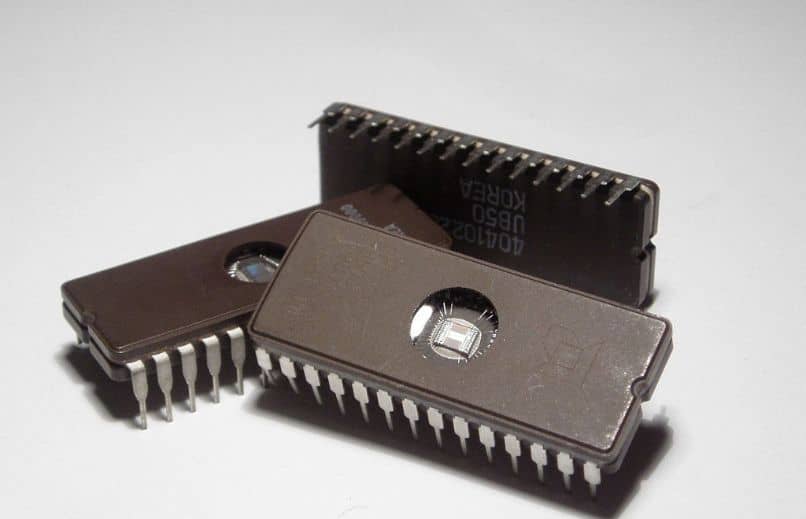 circuito integrado fondo gris